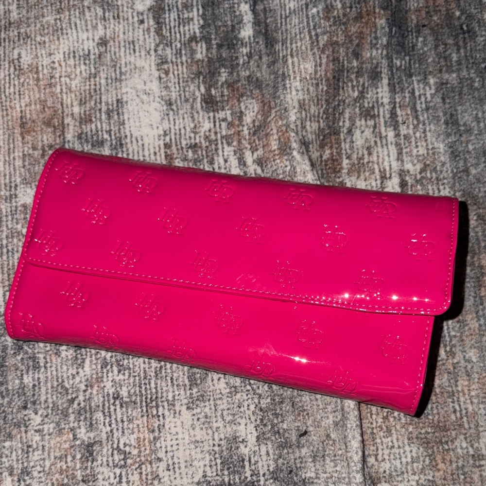 Huda Beauty makeup holder